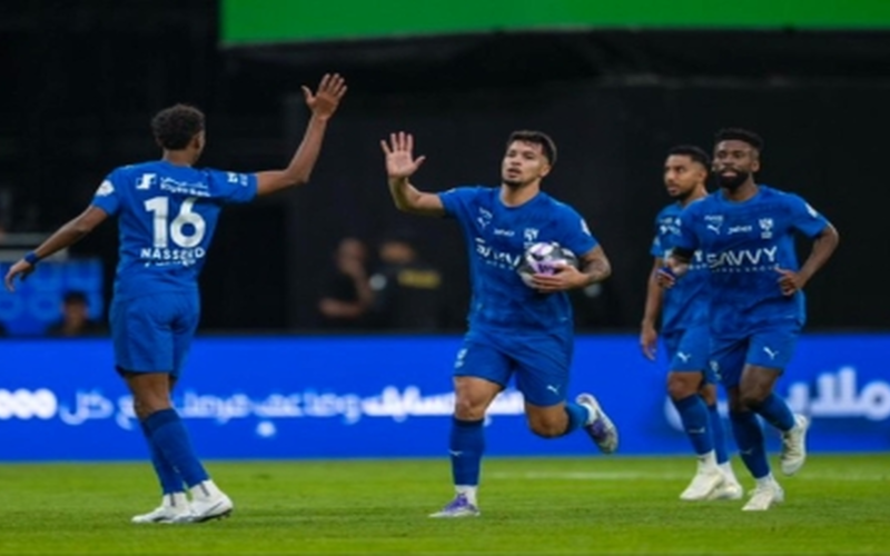 صفقة شتوية مرتقبة.. نجم الهلال السعودي يقرر مغادرة الزعيم بشكل مفاجئ